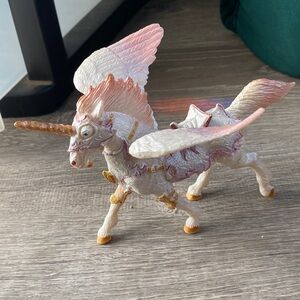Papo Winged Unicorn Figurine